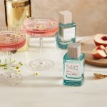 Clean Beauty Collective fait le pari des parfums sans ethanol avec une collection de huit fragrances à base d'eau : Clean Reserve H2Eau